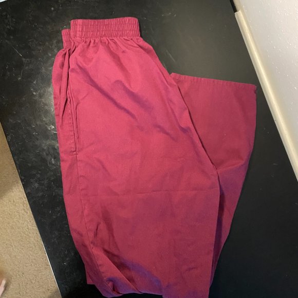 Maroon Scrubs - Picture 4 of 5